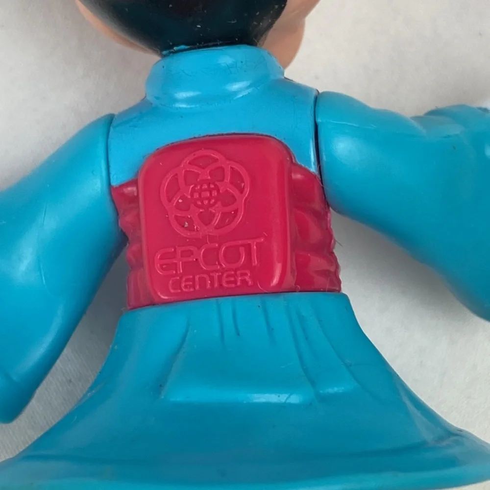 Vintage 1993 Epcot Center adventure at Disney World Minnie in Japan new in bag